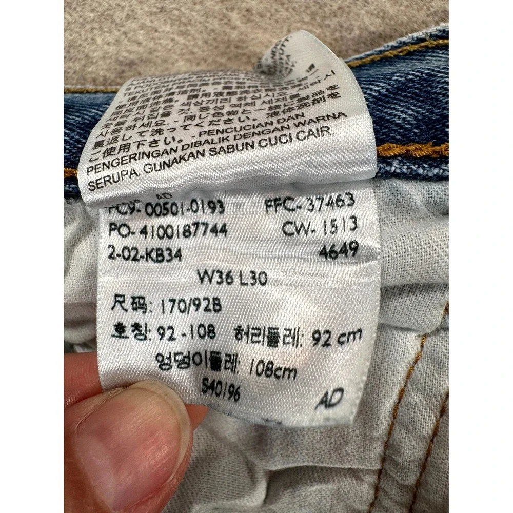 Vintage Levi's 501 Straight Jeans Mens 36x30 Blue Denim Medium Wash Button Fly